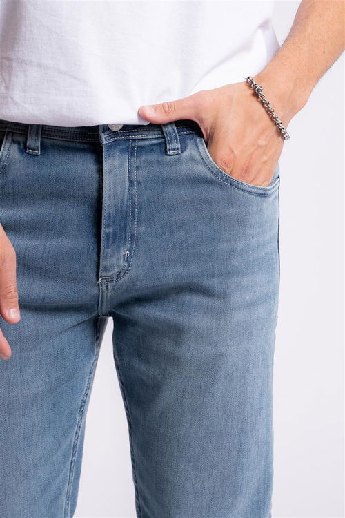 237 - SLIM FIT